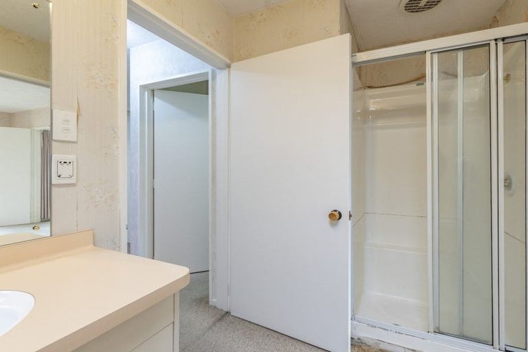 Photo of property in 2/280b Sawyers Arms Road, Bishopdale, Christchurch, 8053