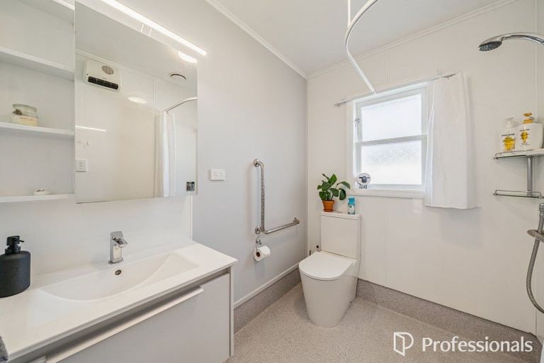 Photo of property in 2/30 Wilford Street, Wallaceville, Upper Hutt, 5018