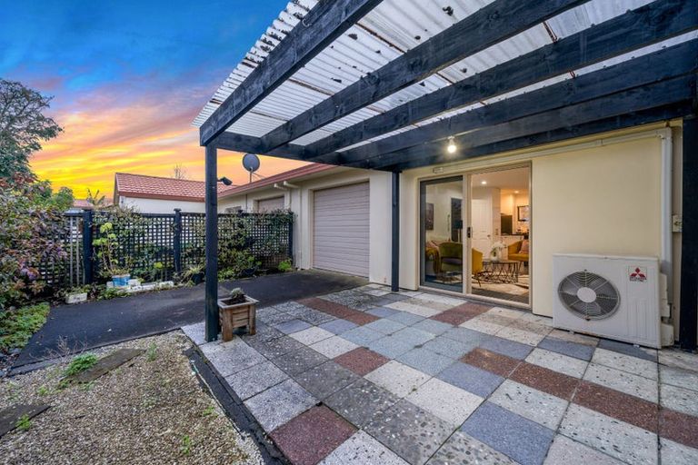 Photo of property in 2 Lockington Avenue, Henderson, Auckland, 0612