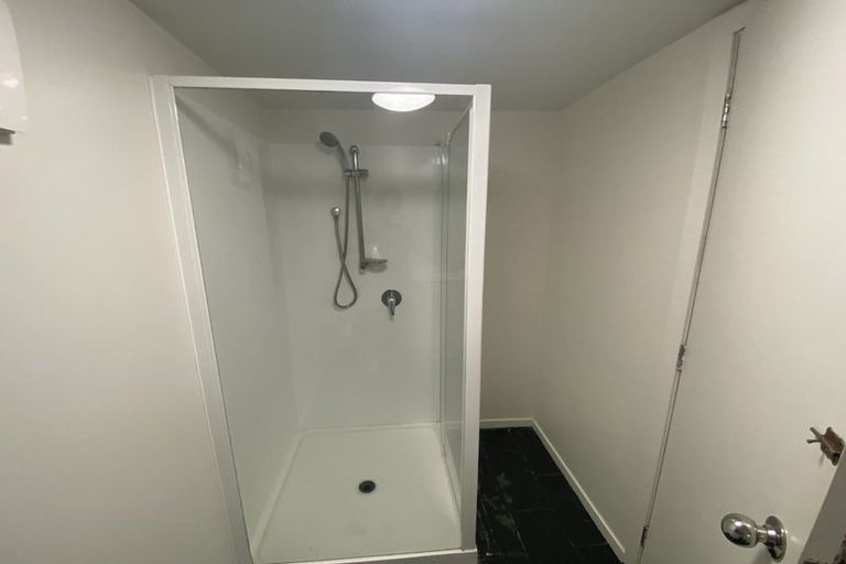 Photo of property in 318 West Coast Road, Glen Eden, Auckland, 0602