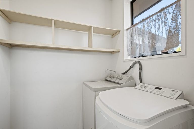 Photo of property in 2/20 Kirsten Place, Parklands, Christchurch, 8083