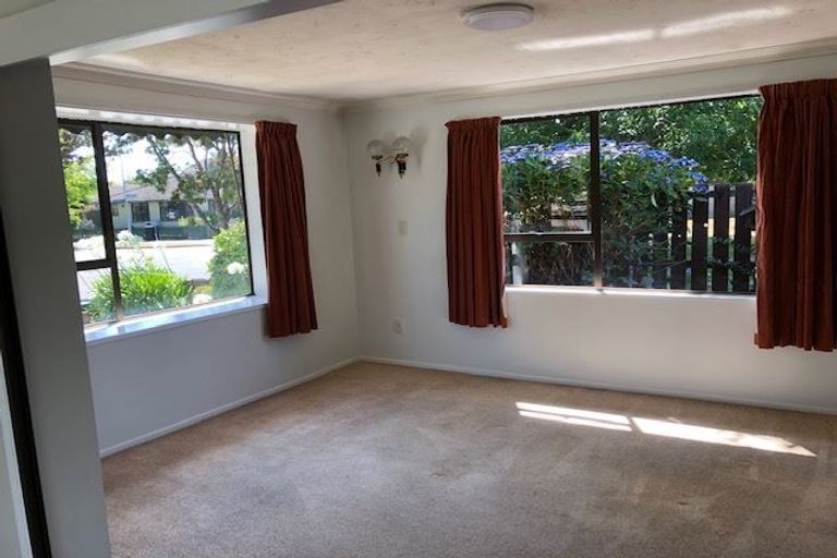 Photo of property in 19 Montclare Avenue, Ilam, Christchurch, 8041