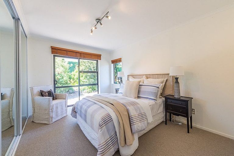 Photo of property in 74 Old Railway Road, Kumeu, 0892