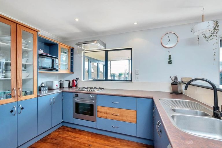 Photo of property in 2/103 Bond Crescent, Forrest Hill, Auckland, 0620