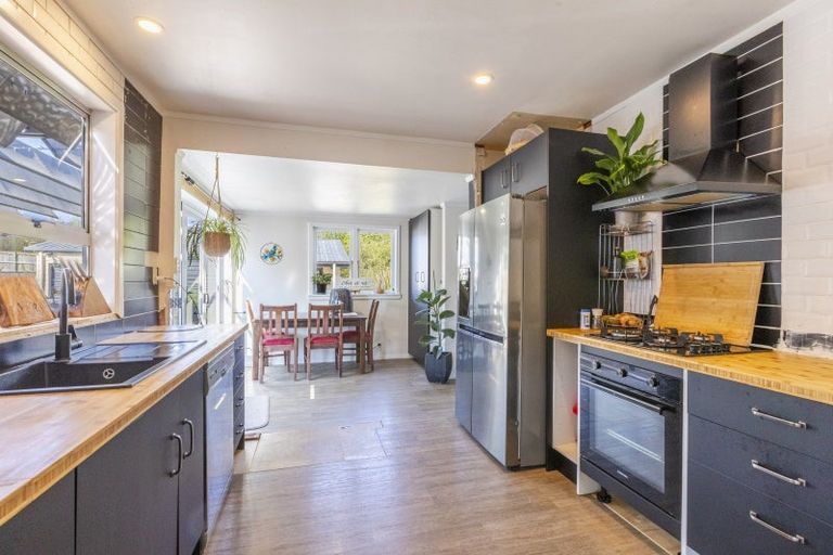 Photo of property in 17 Watts Street, Waipawa, 4210