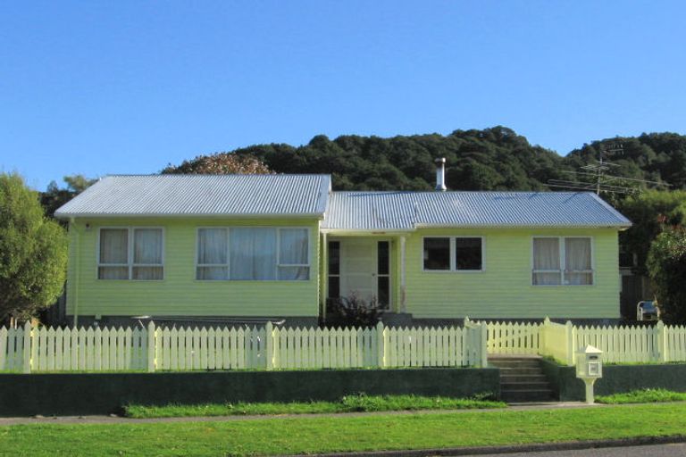 Photo of property in 33 Mohaka Street, Wainuiomata, Lower Hutt, 5014