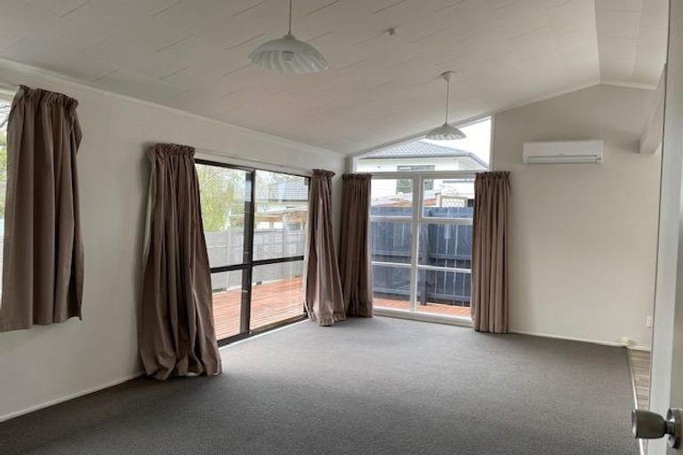 Photo of property in 30 Leaver Place, Weymouth, Auckland, 2103