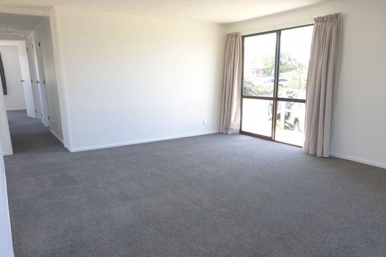 Photo of property in 42 Parakai Avenue, Parakai, 0830