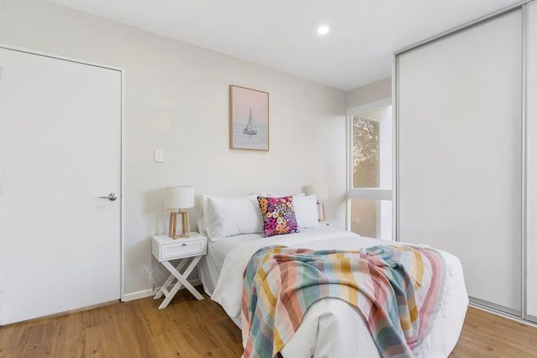 Photo of property in 2/8 Wilbur Place, Pakuranga Heights, Auckland, 2010