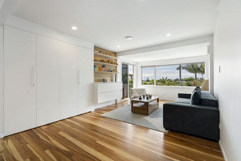 Photo of property in 8 Sandford Street, Campbells Bay, Auckland, 0630