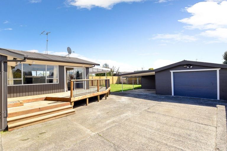 Photo of property in 32 Northolt Road, Fairview Downs, Hamilton, 3214