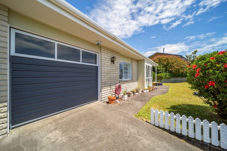 Photo of property in 1b Walmer Grove, Bell Block, New Plymouth, 4312