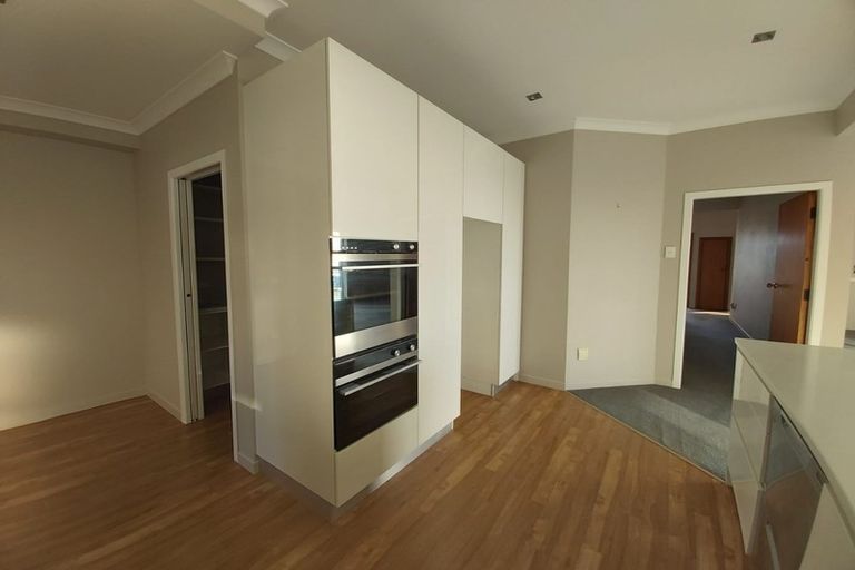 Photo of property in 4 Hamblyn Street, Strandon, New Plymouth, 4312