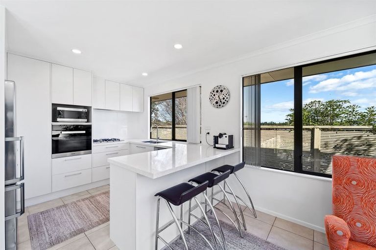 Photo of property in 11 Hugh Green Drive, Pinehill, Auckland, 0632