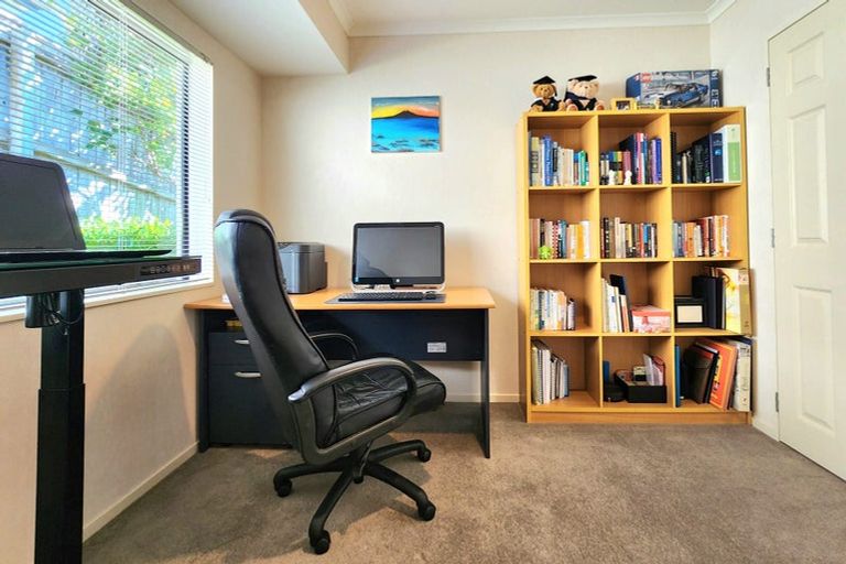 Photo of property in 47 William Gamble Drive, Greenhithe, Auckland, 0632