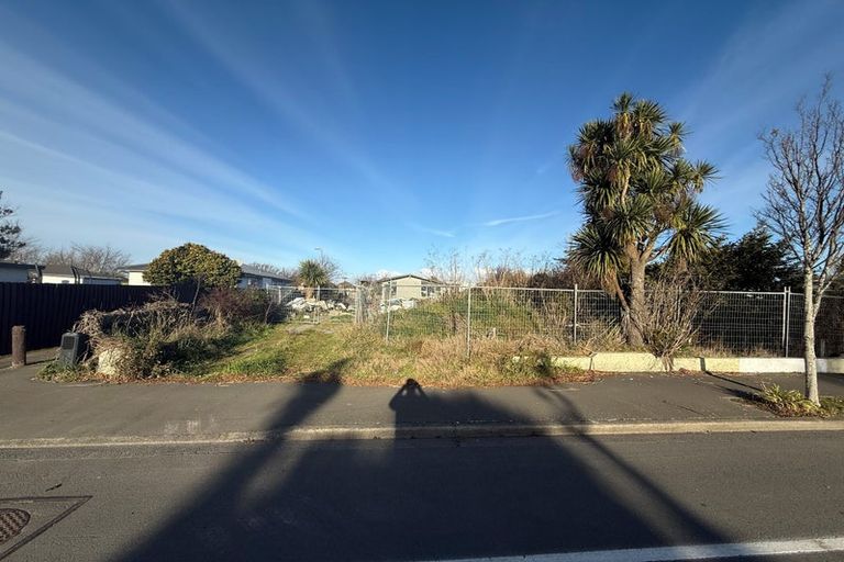 Photo of property in 212 Wainoni Road, Avondale, Christchurch, 8061