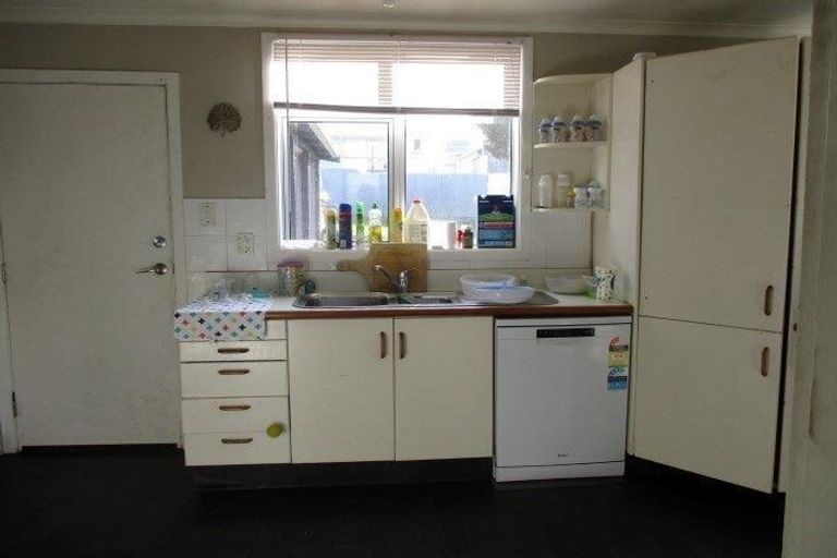 Photo of property in 9 Park Street, Gore, 9710