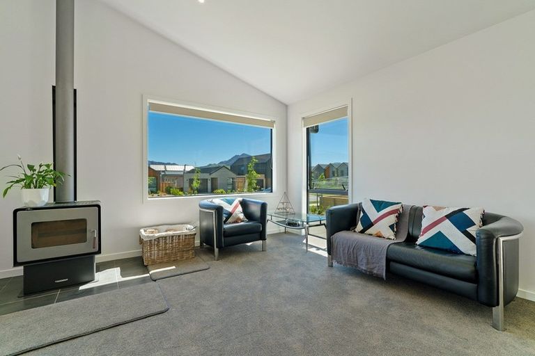 Photo of property in 11 Obelisk Street, Wanaka, 9305
