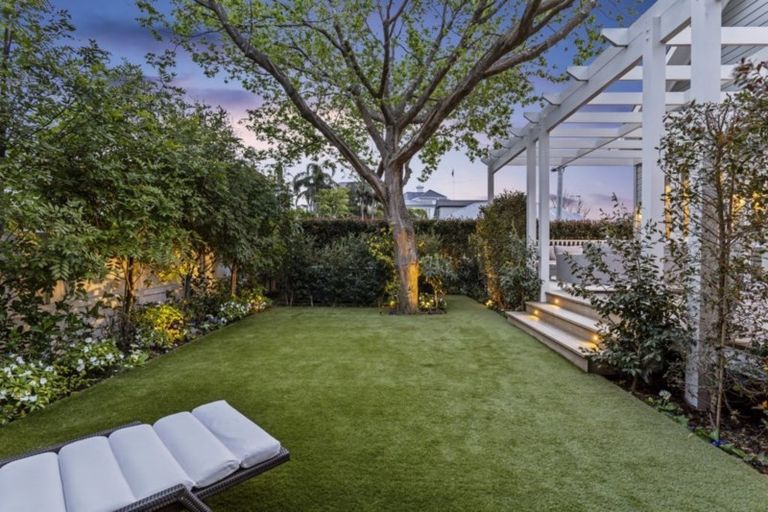 Photo of property in 86 Sarsfield Street, Herne Bay, Auckland, 1011