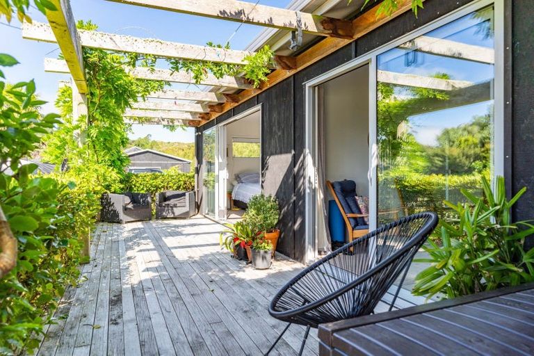 Photo of property in 32 Thelma Road, Mangawhai Heads, Mangawhai, 0505