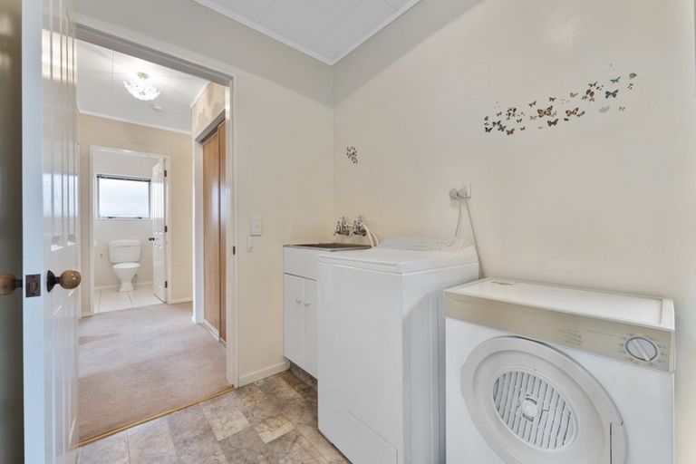 Photo of property in 2/7 Mahoe Street, Strandon, New Plymouth, 4312