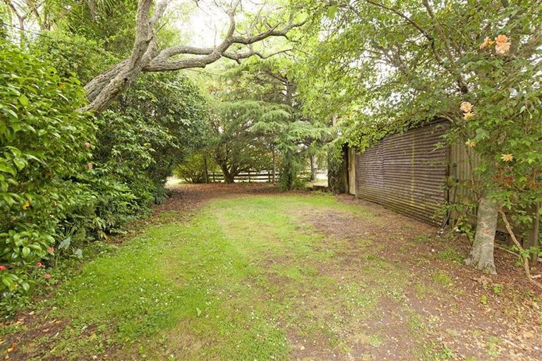 Photo of property in 130 Boord Crescent, Kumeu, 0891