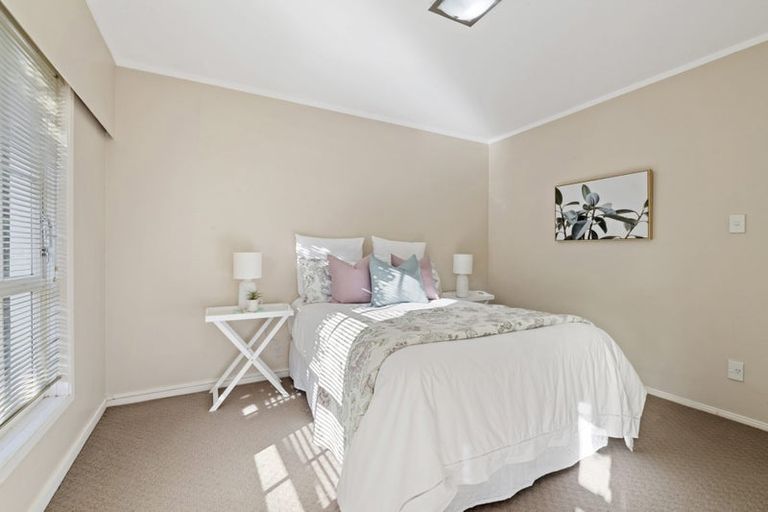 Photo of property in 2/183 Shakespeare Road, Milford, Auckland, 0620