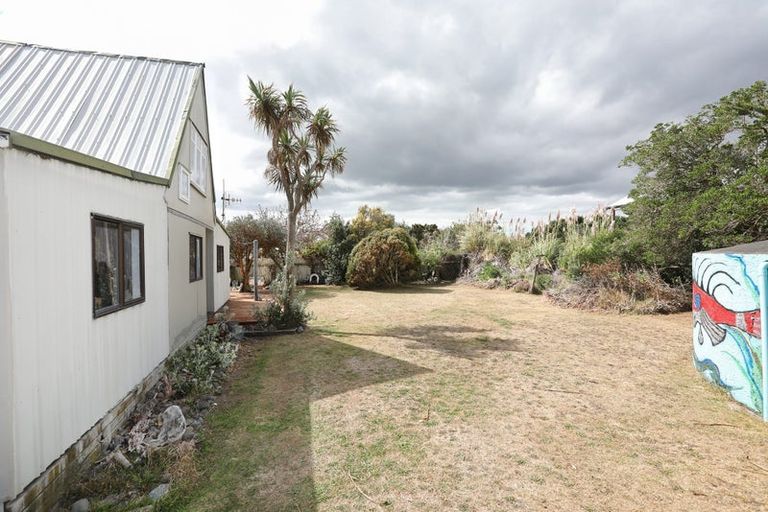 Photo of property in 15 Punga Street, Tangimoana, 4822
