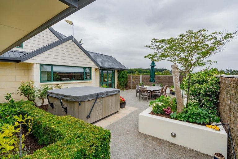 Photo of property in 132 Round Hill Road, Loburn, 7472