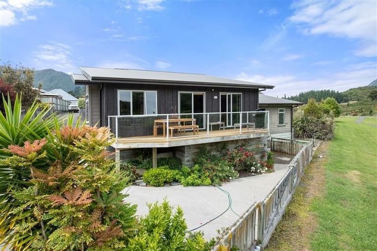 Photo of property in 3a Rohe Drive, Waikawa, Picton, 7220