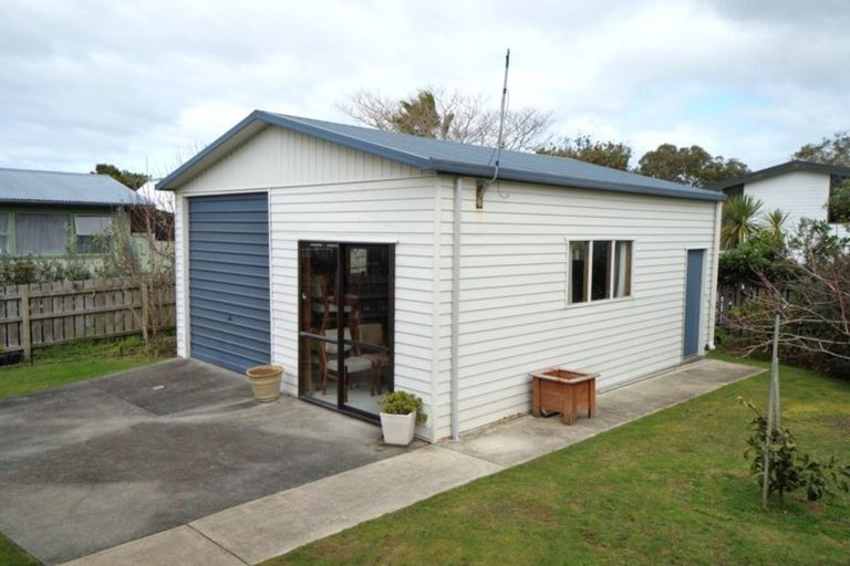 Photo of property in 33 Shearwater Street, One Tree Point, 0118