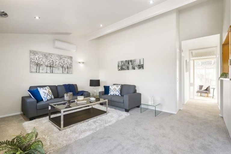 Photo of property in 5/6 Bond Crescent, Forrest Hill, Auckland, 0620