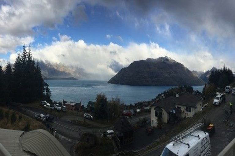 Photo of property in 52 Greenstone Place, Fernhill, Queenstown, 9300