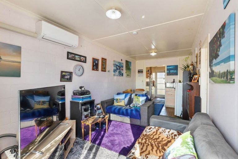 Photo of property in 242c Huatoki Street, Upper Vogeltown, New Plymouth, 4310