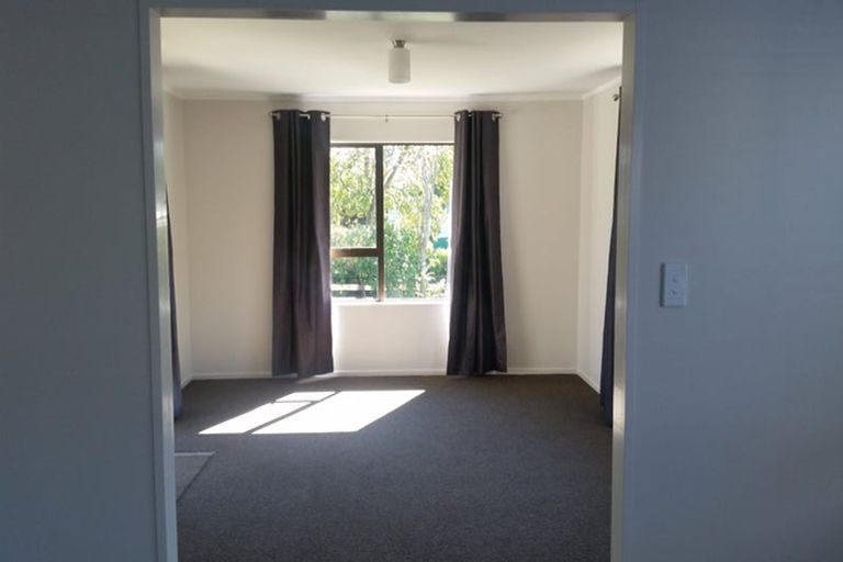 Photo of property in 60 Hillcrest Drive, Kelvin Grove, Palmerston North, 4414