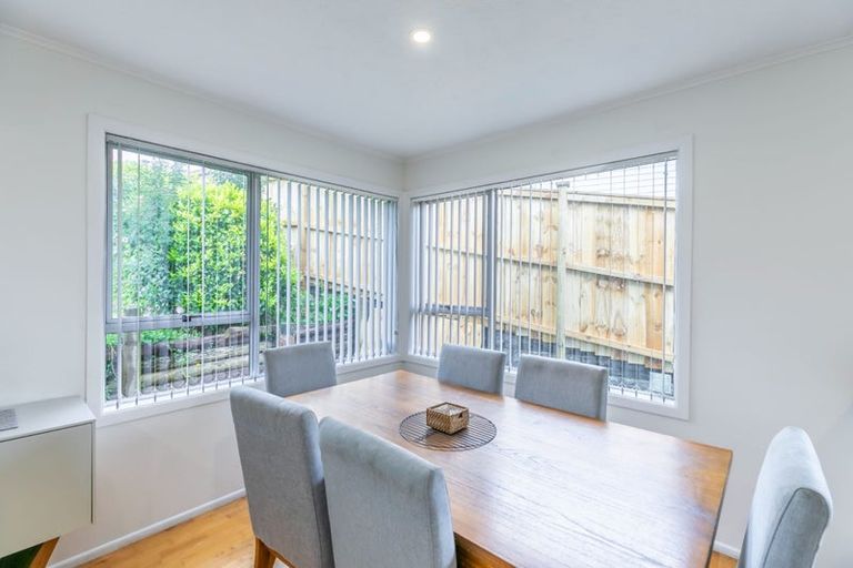 Photo of property in 42 Cyclarama Crescent, Massey, Auckland, 0614