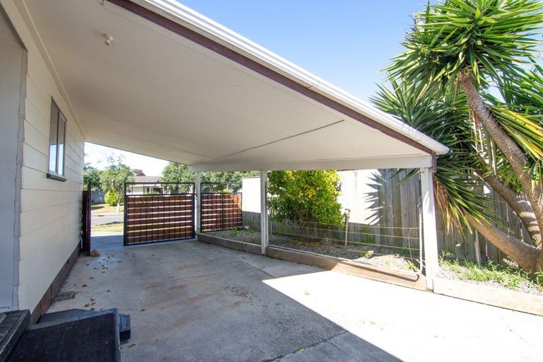 Photo of property in 9 Pinedale Parade, Milson, Palmerston North, 4414