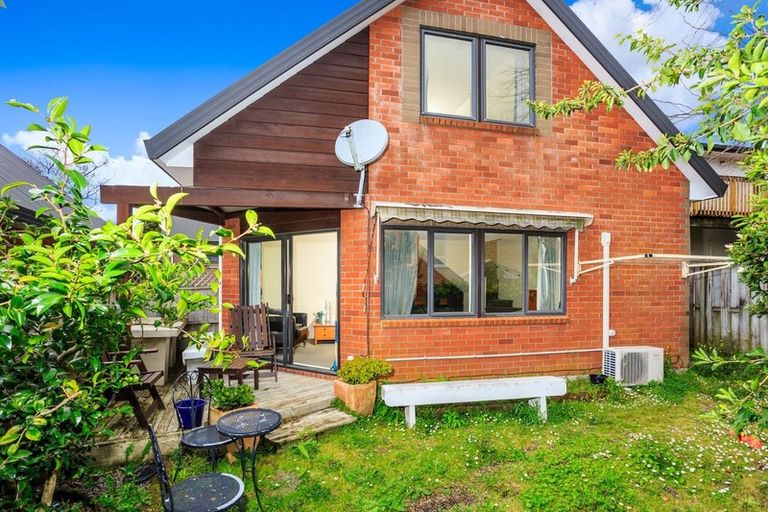Photo of property in 12/37 Fields Parade, Oteha, Auckland, 0632