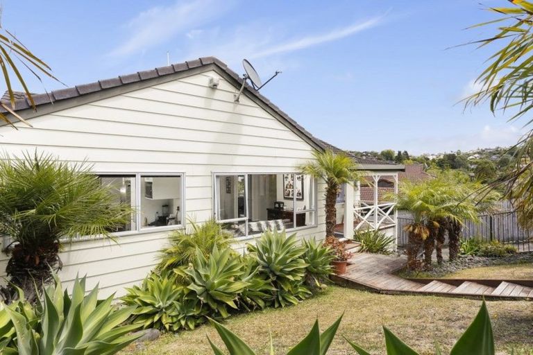 Photo of property in 9 Montclair Rise, Browns Bay, Auckland, 0630