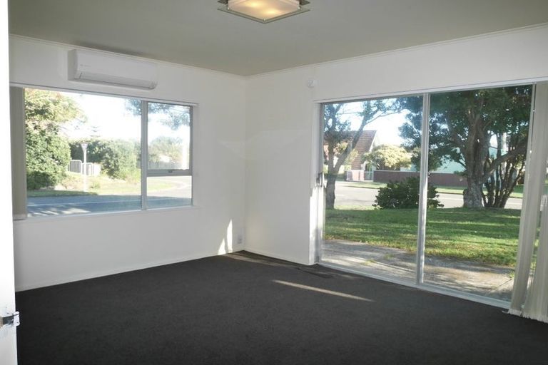 Photo of property in 12 William Street, Waikanae Beach, Waikanae, 5036