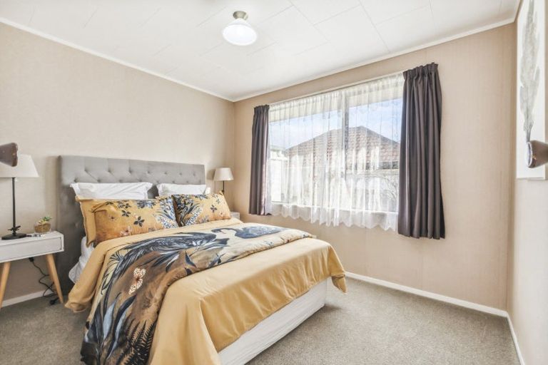 Photo of property in 2/10 Argyle Avenue, Pahurehure, Papakura, 2113