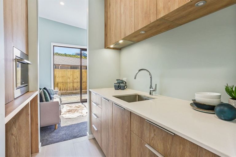 Photo of property in 29 Queen Charlotte Drive, Aotea, Porirua, 5024