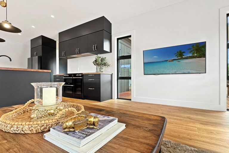 Photo of property in 8 Broadleaf Way, Kinloch, Taupo, 3377