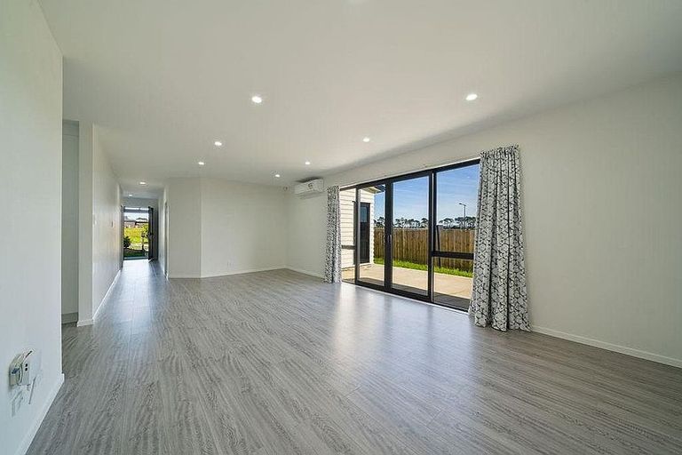 Photo of property in 18 Otohikawa Avenue, Glenbrook, 2681