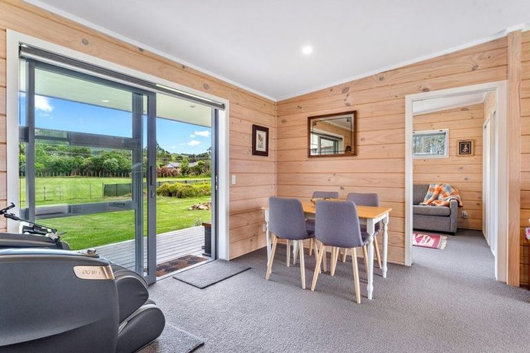 Photo of property in 842a South Head Road, South Head, Helensville, 0874