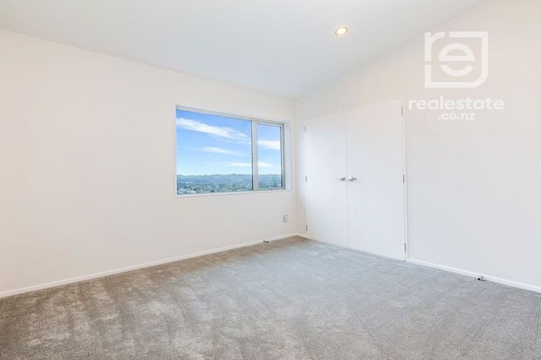 Photo of property in 2 Dhaka Lane, Ranui, Auckland, 0612