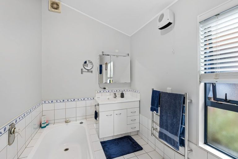 Photo of property in 28 Donald Street, Stanmore Bay, Whangaparaoa, 0932