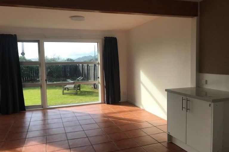 Photo of property in 2/163 Rongotai Road, Rongotai, Wellington, 6022