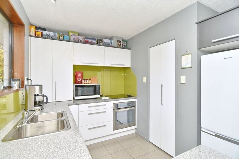 Photo of property in 72 Sarabande Avenue, Redwood, Christchurch, 8051