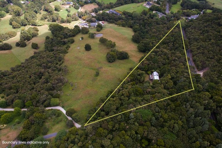 Photo of property in 102 Taylor Road, Waimauku, 0882